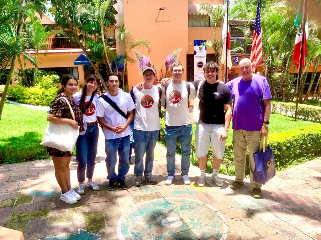 Group of Iguana Abroad Spanish Immersion Students Standing in the Sun in Cuernavaca Mexico