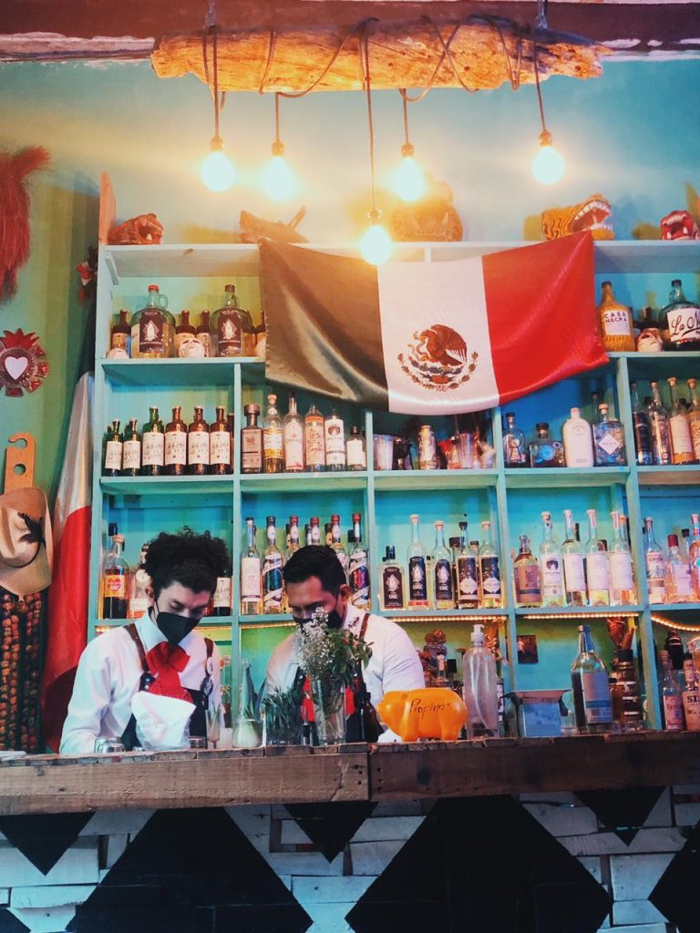 El Gallo Negro Mezcalería Cuernavaca
