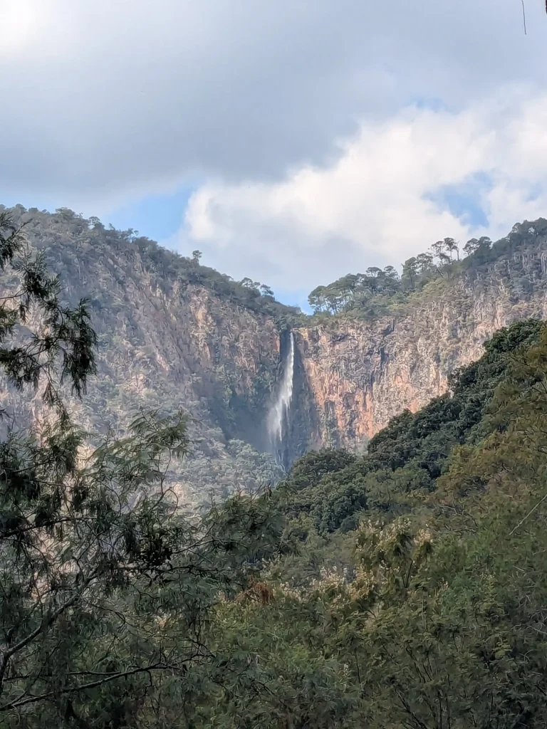 Waterfall near Ixcateopan de Cuatemoc